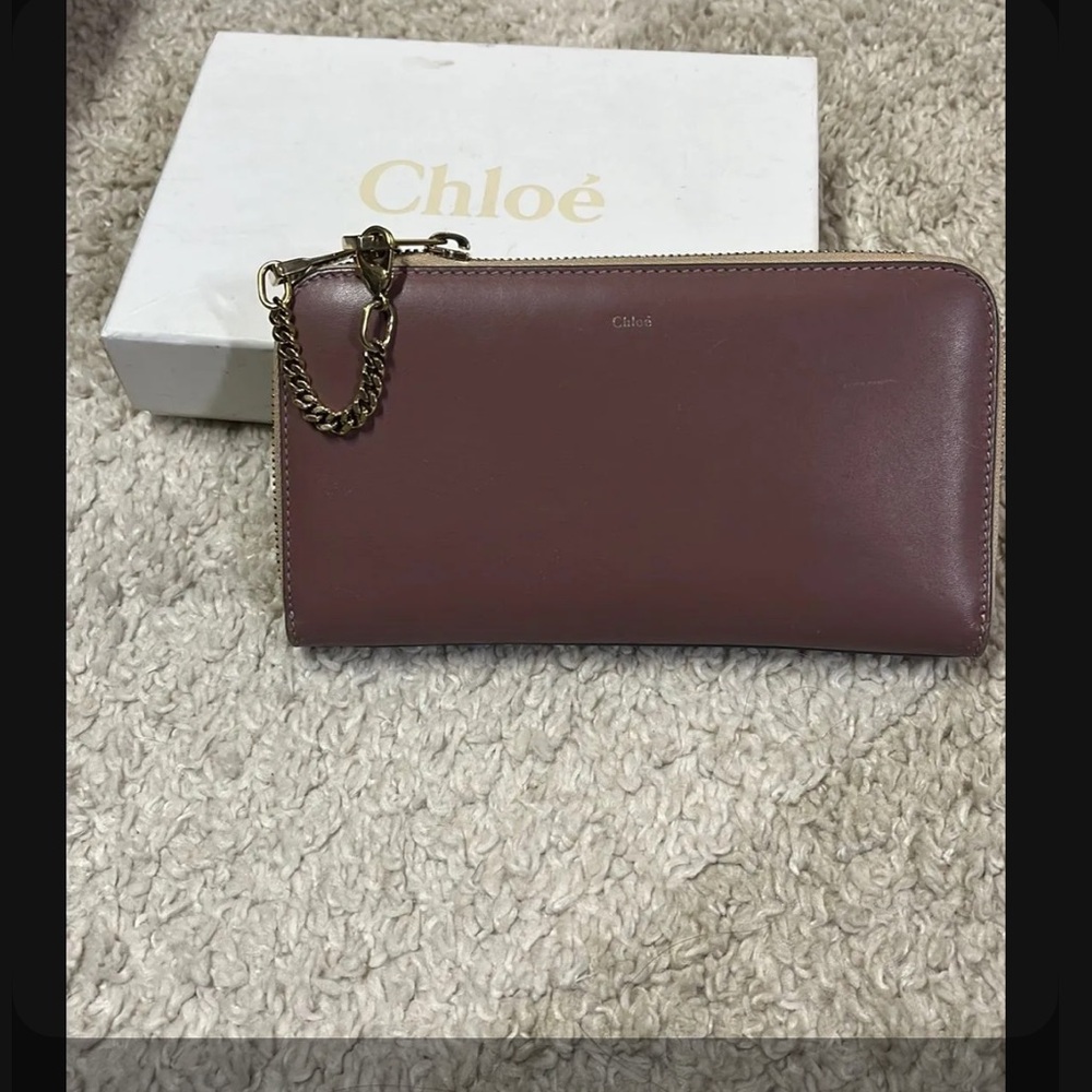 CHLOE Zip around wallet with Chloe Box !